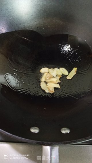 冬瓜扇贝蘑菇汤的做法步骤：2