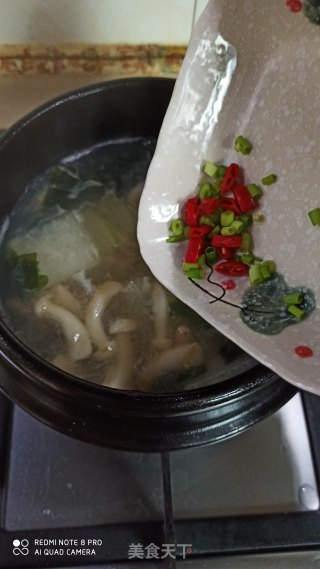 冬瓜扇贝蘑菇汤的做法步骤：8