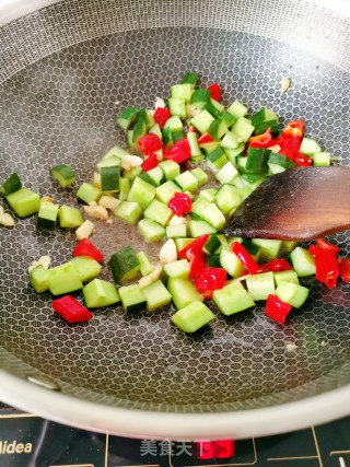青瓜炒牛肉的做法步骤：7
