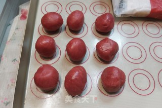 桃山皮流心月饼的做法步骤：2