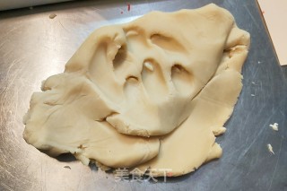 桃山皮流心月饼的做法步骤：3