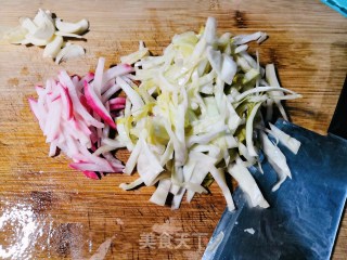 下饭佳品☞泡菜苕粉肉丝的做法步骤：3