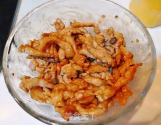 下饭佳品☞泡菜苕粉肉丝的做法步骤：4