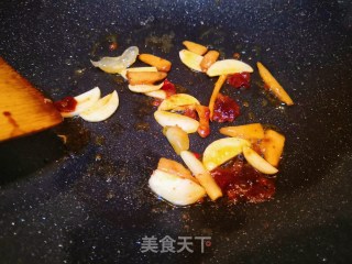 下饭佳品☞泡菜苕粉肉丝的做法步骤：5