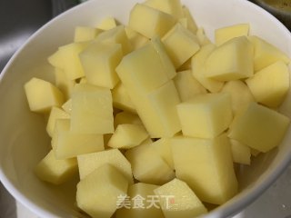 咖喱鱼丸的做法步骤：2