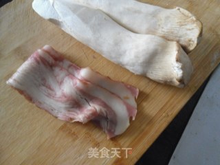 杏鲍菇炒培根的做法步骤：1