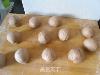 巧克力炼乳圆餐包的做法步骤：7