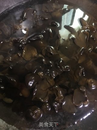 凉拌木耳的做法步骤：4