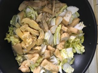 娃娃菜海鲜汤的做法步骤：3
