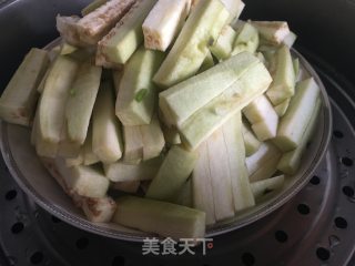 蚝油烧茄子的做法步骤：2
