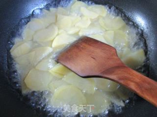 红椒炒土豆的做法步骤：4
