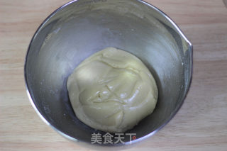 广式月饼全家福的做法步骤：4
