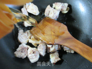 栗子鸡块的做法步骤：2