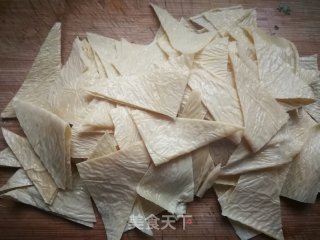 炸豆腐皮的做法步骤：3