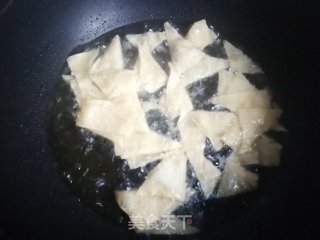 炸豆腐皮的做法步骤：4