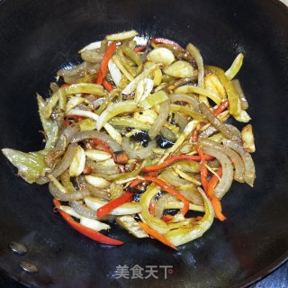 猪皮炒酸菜的做法步骤：8