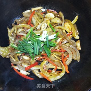 猪皮炒酸菜的做法步骤：9