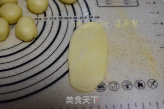 肉松咸蛋黄酥的做法步骤：8