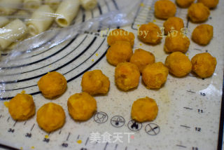 肉松咸蛋黄酥的做法步骤：14