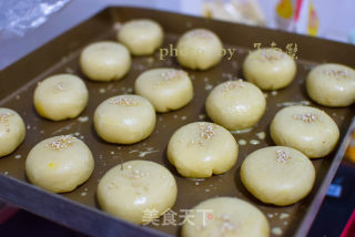肉松咸蛋黄酥的做法步骤：18