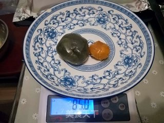 广式蛋黄月饼的做法步骤：7