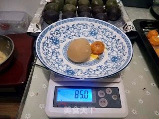 广式蛋黄月饼的做法步骤：13