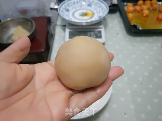 广式蛋黄月饼的做法步骤：14