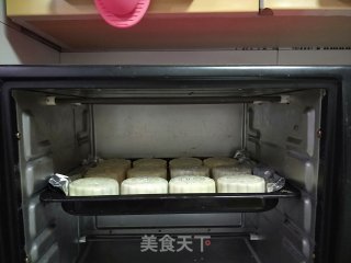 广式蛋黄月饼的做法步骤：27
