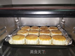 广式蛋黄月饼的做法步骤：29