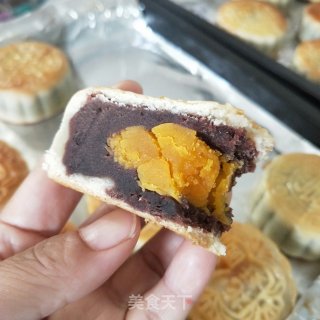 广式蛋黄月饼的做法步骤：35