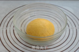 南瓜熔岩小面包的做法步骤：2