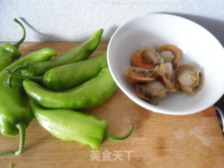 青辣椒炒鲜贝的做法步骤：1