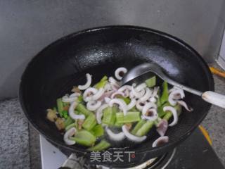 炒鱿鱼条的做法步骤：7
