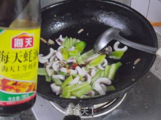 炒鱿鱼条的做法步骤：8