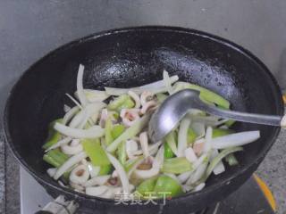 炒鱿鱼条的做法步骤：10