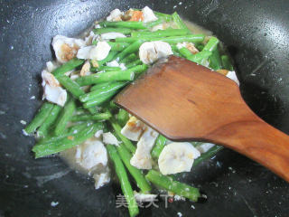 咸鸭蛋炒梅豆的做法步骤：8