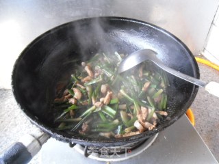 肉丝青蒜苗的做法步骤：8