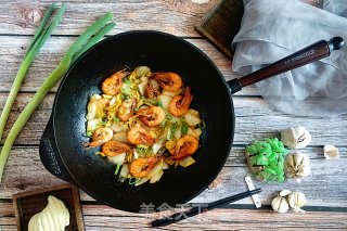 中式炒菜→铁锅鲜虾白菜的做法步骤：10