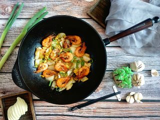中式炒菜→铁锅鲜虾白菜的做法步骤：13