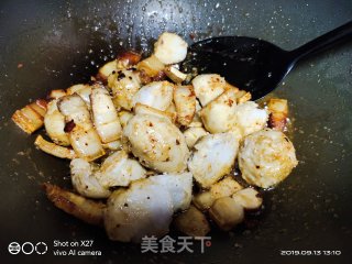 芋艿烧五花肉的做法步骤：4