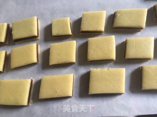 豆沙夹心酥(月饼馅消耗)的做法步骤：10