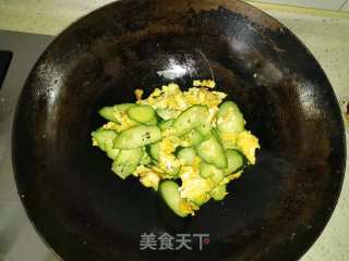 黄瓜炒鸡蛋的做法步骤：5