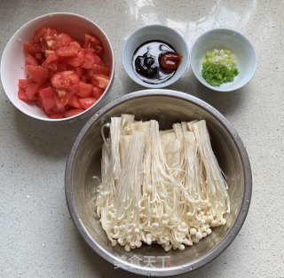 茄汁金针菇的做法步骤：1