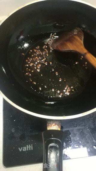 毛豆米炒鸡脆骨肉的做法步骤：3