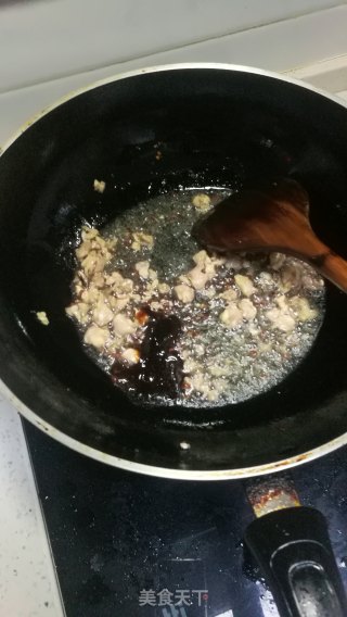 毛豆米炒鸡脆骨肉的做法步骤：5