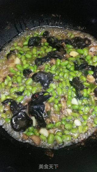 毛豆米炒鸡脆骨肉的做法步骤：6