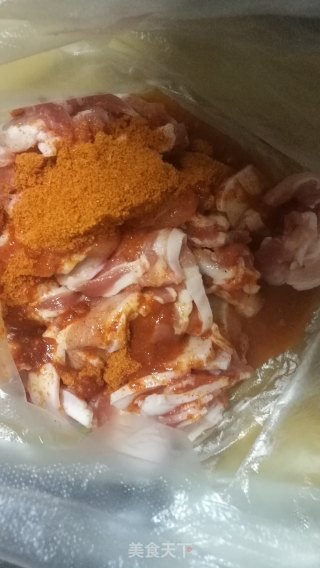 家庭铁板奥尔良味五花肉的做法步骤：3