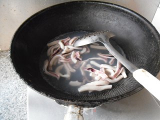 葱爆鱿鱼的做法步骤：5