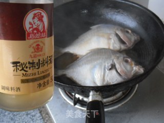 大蒜烧鲳鱼的做法步骤：6