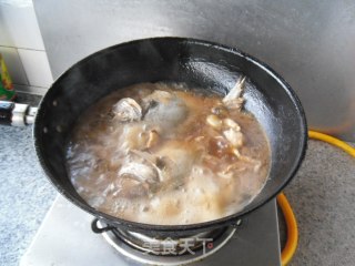 大蒜烧鲳鱼的做法步骤：11